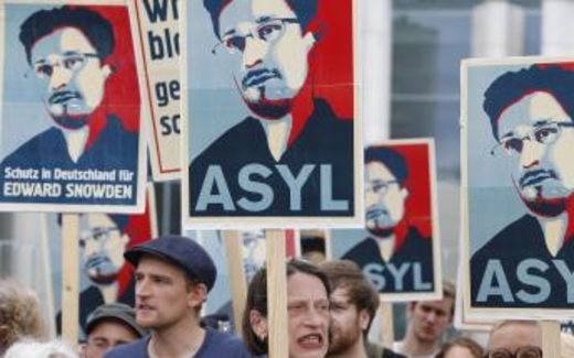 Vụ Snowden: Phải chăng tình báo Đức thông đồng với Mỹ?