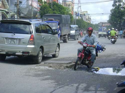 Ai là tác giả “cung đường đen” ?