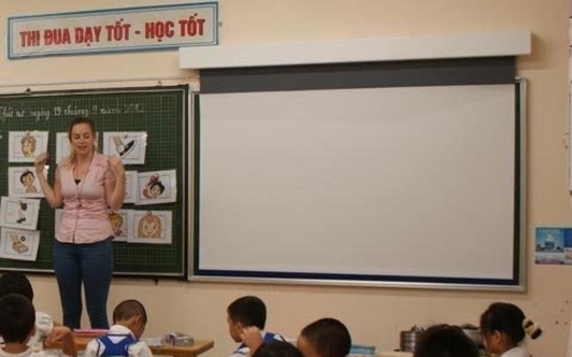 Y tế, giao thông, giáo dục đều ham ’của lạ’