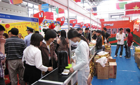 Việt Nam làm gì để phồn vinh cạnh "cái bóng" Trung Quốc?