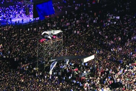 Fan cuồng và cú “sốc” chậm về văn hóa