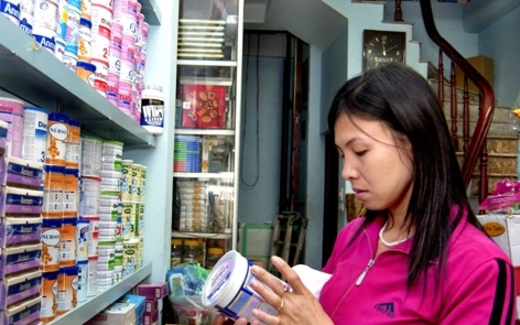 Giá sữa 'bất kham' là trách nhiệm của cả hai bộ