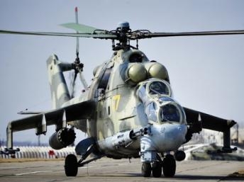 Tàu chở trực thăng Nga cho Syria bị chặn trên biển