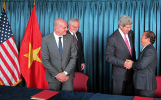 Ngoại trưởng John Kerry dọn đường cho chuyến thăm VN của TT. Obama?