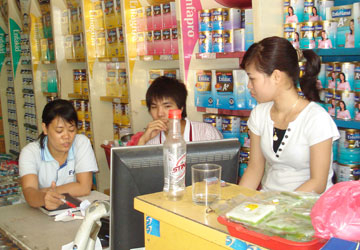 Giá sữa ngoại “cõng” quá nhiều chi phí