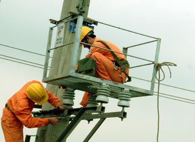 Người đứng đầu EVN hưởng lương 150 triệu đồng/tháng?!