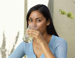 Những thói quen dễ gây ra sỏi thận, sỏi mật