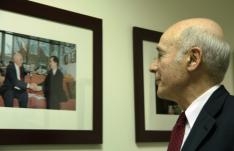 Thông điệp đọng lại từ chuyến thăm của Joseph Nye