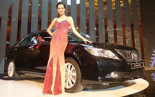 Ôtô làm khổ túi tiền địa phương