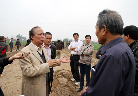 'Nếu có mộ bị lấp chúng tôi sẽ xin lỗi người dân'