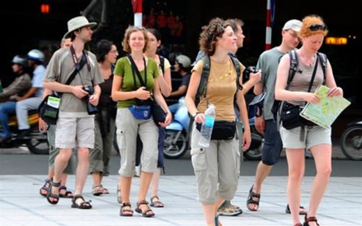 Du lịch - người xây kẻ phá