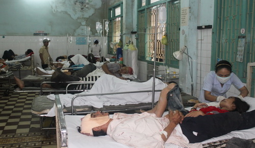 Tai nạn lật xe nghiêm trọng, 4 người chết, 43 người bị thương