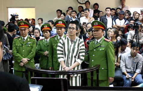 Bàn về tiếng vỗ tay trong phiên xử Nguyễn Đức Nghĩa