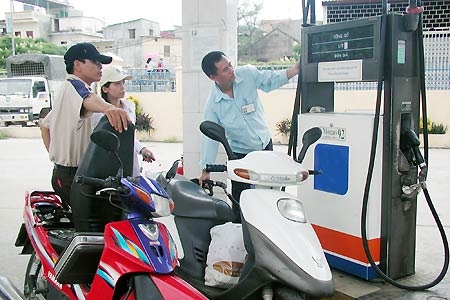 Không giảm giá, xăng dầu tăng hoa hồng cho đại lý