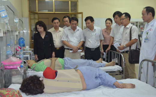 Vụ cháy làm 5 người chết: Vợ chồng chủ tiệm vàng ôm con nhảy từ tầng 3 xuống đất