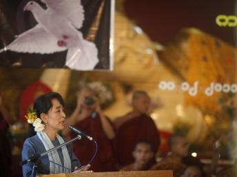 2011: Cách mạng Hoa Sen tại châu Á