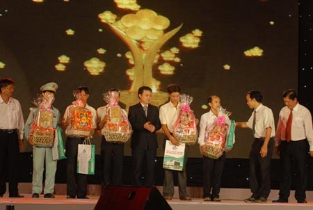 Mai Vàng đến với công nhân