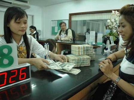 Ngân hàng “cầm đèn đỏ”: Cố che…vẫn lộ