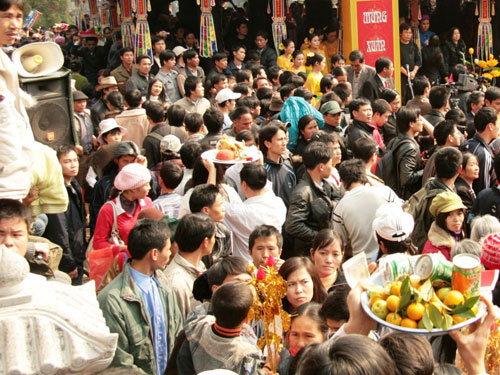 Xô bồ lễ hội