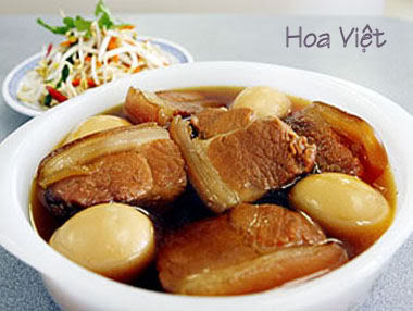 Nồi thịt kho ngày Tết