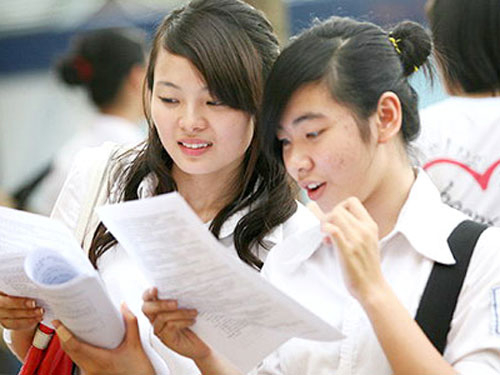 Thi tốt nghiệp THPT 2012: Lại bám víu sách tham khảo