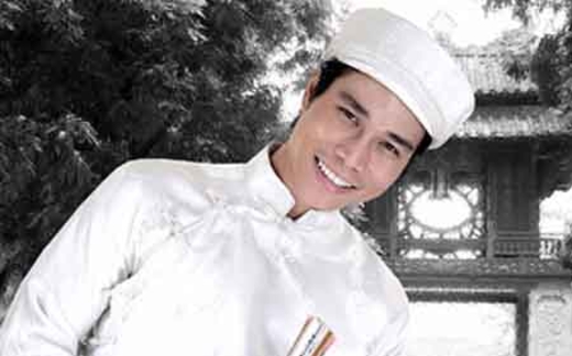 Có nên 'bắt' quốc phục gánh quá nhiều trọng trách?