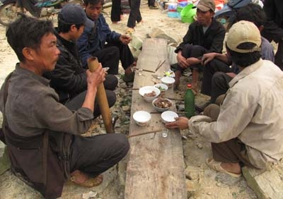 Phiên chợ người Mông