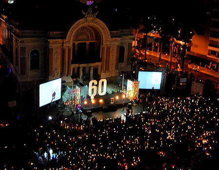 Sài Gòn & Hà Nội giờ tắt đèn