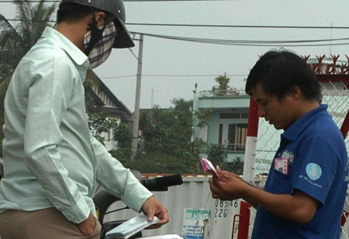 “Thầy” học làm... thợ