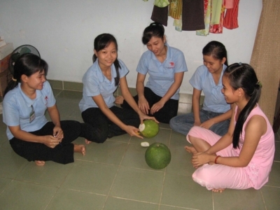 Xoay xở cơm áo
