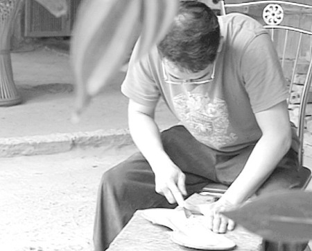 Nguyễn Xuân Huy: Giữa phố đông có một kẻ lạc lõng