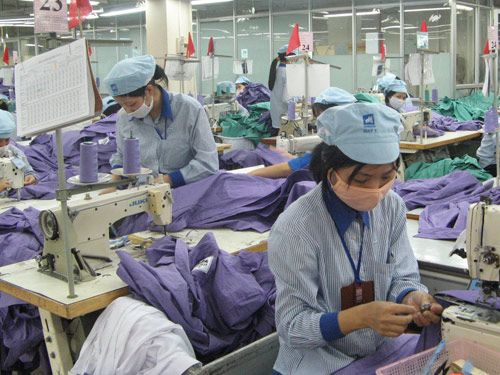 Tìm lối ra cho kinh tế Việt Nam: “Quả đấm thép” dân doanh