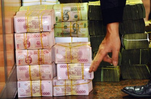 Nghịch lý tín dụng: Kẻ ăn không hết, người lần không ra!