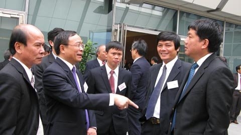 2012: Dành tiền cải cách lương công chức