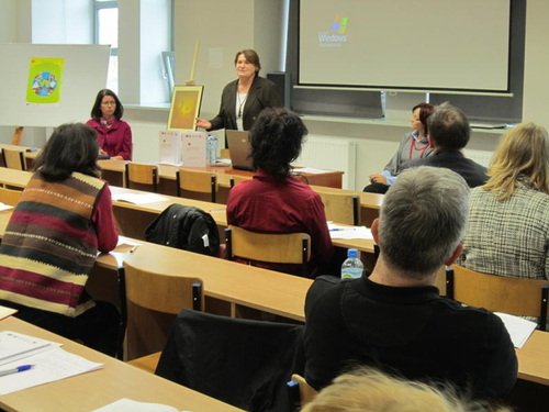 Hội thảo khoa học về một số cộng đồng người nước ngoài sống ở Vac-sa-va