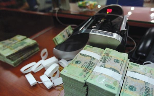 Lãi suất 3%/tháng, cạm bẫy với người gửi tiền