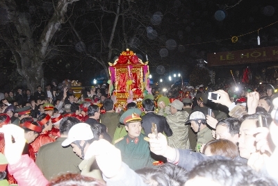 Khai ấn Đền Trần: Cướp đồ thờ cúng