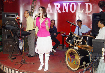 Đời ca sĩ phòng trà - Bài 2