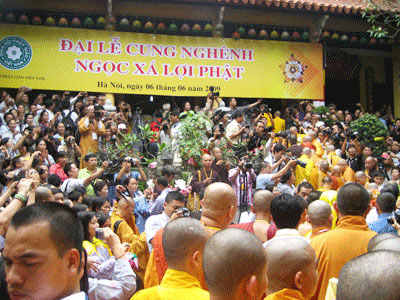 Cuộc cung nghinh ngọc xá lợi Phật lớn nhất Việt Nam