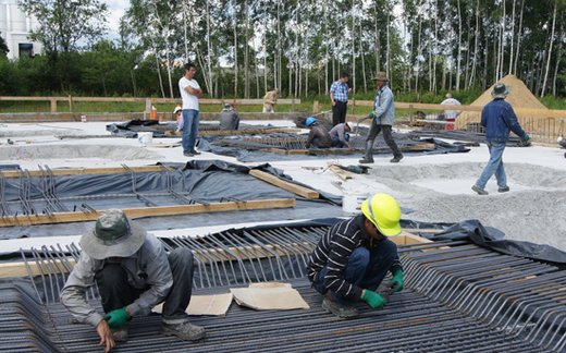 Thăm công trường xây dựng chùa Nhân Hòa.