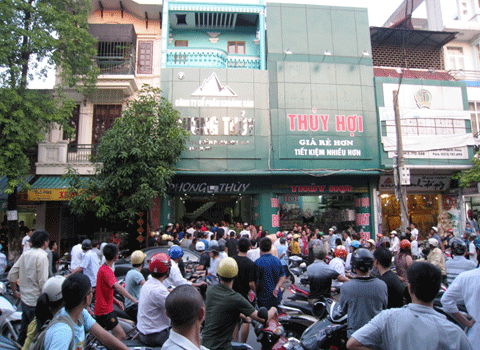 Hàng trăm cảnh sát vây bắt đại ca giang hồ