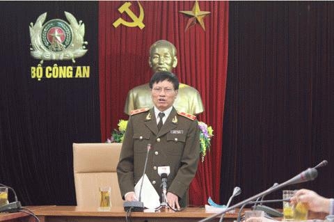 Bắt Cù Huy Hà Vũ vì tội “Tuyên truyền chống Nhà nước”