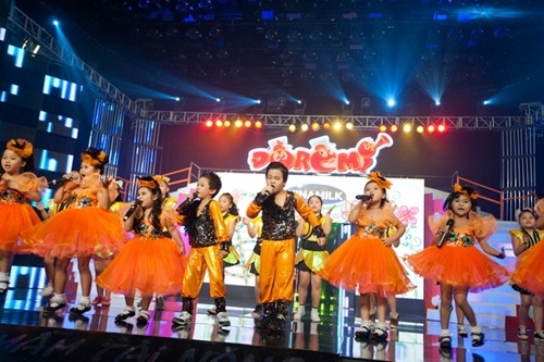 Đồ rê mí - Khi con trẻ phải "quằn quại" theo showbiz người lớn