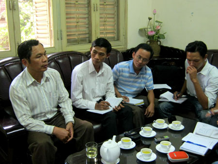 Thầy giáo bị tố nhắn hơn 40 tin rủ nữ sinh viên đi nhà nghỉ