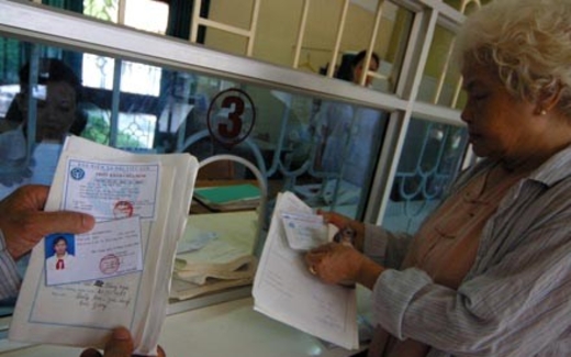 Mũi kim đau của chiếc thẻ bảo hiểm