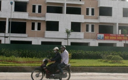 Tìm cách sống sót cùng bất động sản