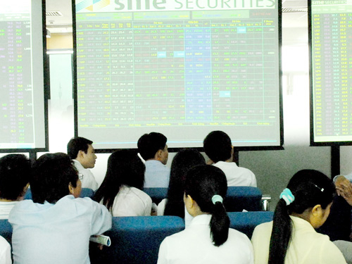 Công ty chứng khoán qua mặt nhà đầu tư