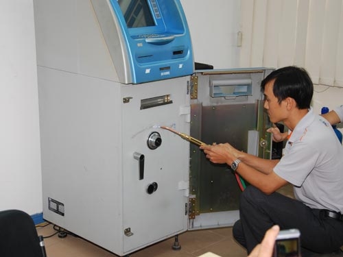 ĐỦ CHIÊU “RÚT RUỘT” NGÂN HÀNG: Tinh vi, liều lĩnh