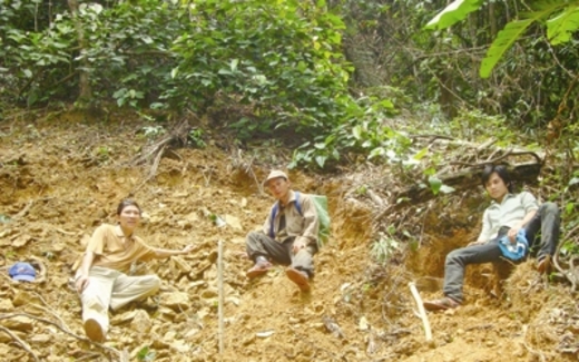 Nghiệt ngã kiếp phu trầm: Sống nơi rừng thẳm