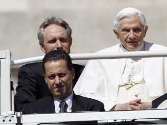 Báo chí Ý nói về vụ bê bối tại Tòa Thánh Vatican